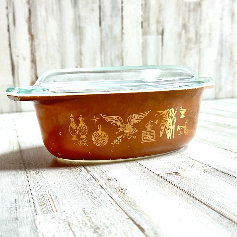 Vintage (1962-1971) PYREX Early American Series 1.5 QT Baking Dish
